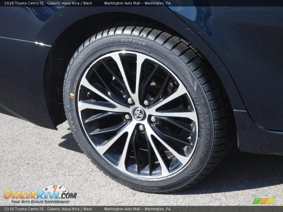 2018 Toyota Camry SE Galactic Aqua Mica / Black Photo #3