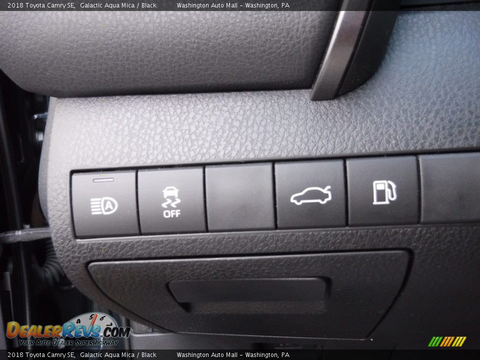 2018 Toyota Camry SE Galactic Aqua Mica / Black Photo #14