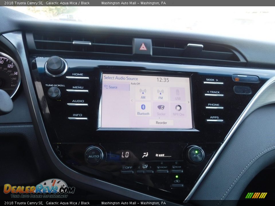 2018 Toyota Camry SE Galactic Aqua Mica / Black Photo #16