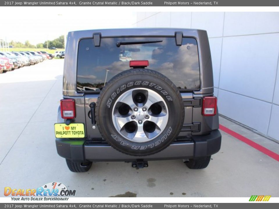 2017 Jeep Wrangler Unlimited Sahara 4x4 Granite Crystal Metallic / Black/Dark Saddle Photo #11
