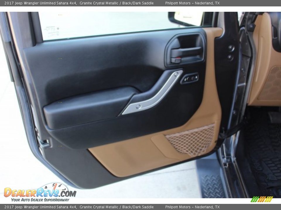 2017 Jeep Wrangler Unlimited Sahara 4x4 Granite Crystal Metallic / Black/Dark Saddle Photo #13