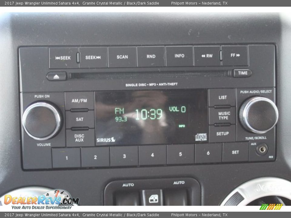 2017 Jeep Wrangler Unlimited Sahara 4x4 Granite Crystal Metallic / Black/Dark Saddle Photo #18