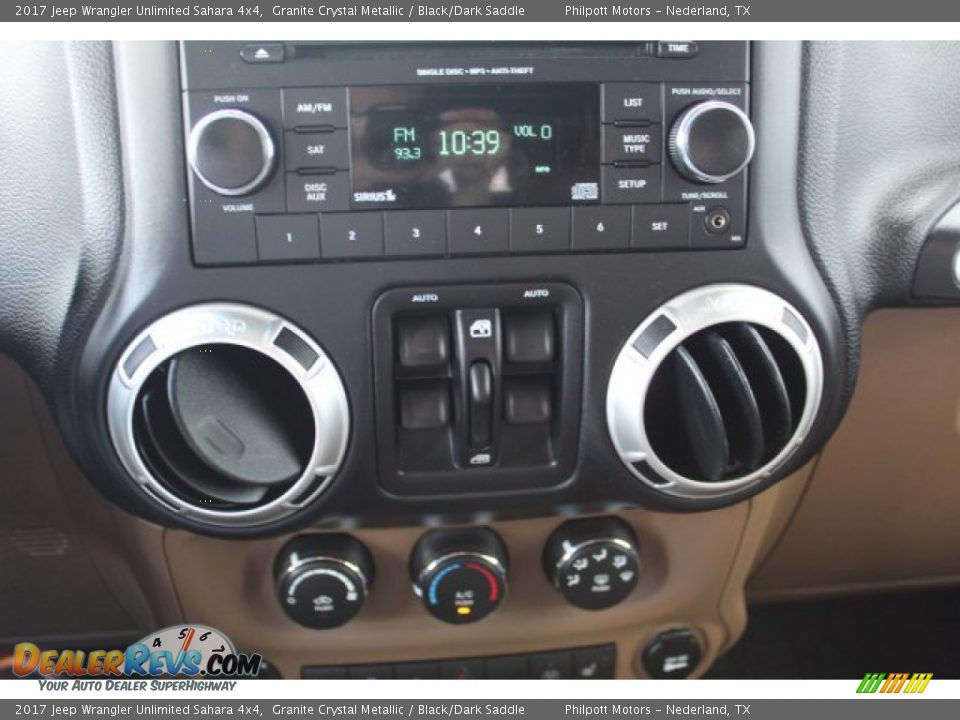 2017 Jeep Wrangler Unlimited Sahara 4x4 Granite Crystal Metallic / Black/Dark Saddle Photo #19