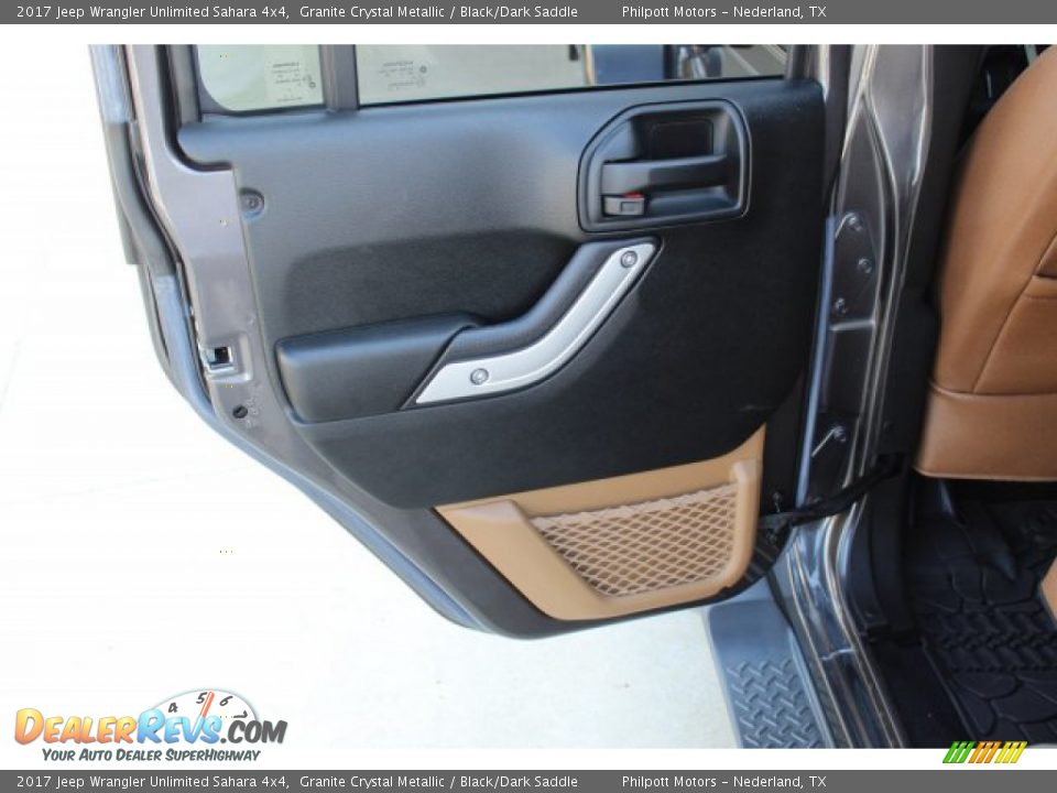 2017 Jeep Wrangler Unlimited Sahara 4x4 Granite Crystal Metallic / Black/Dark Saddle Photo #20