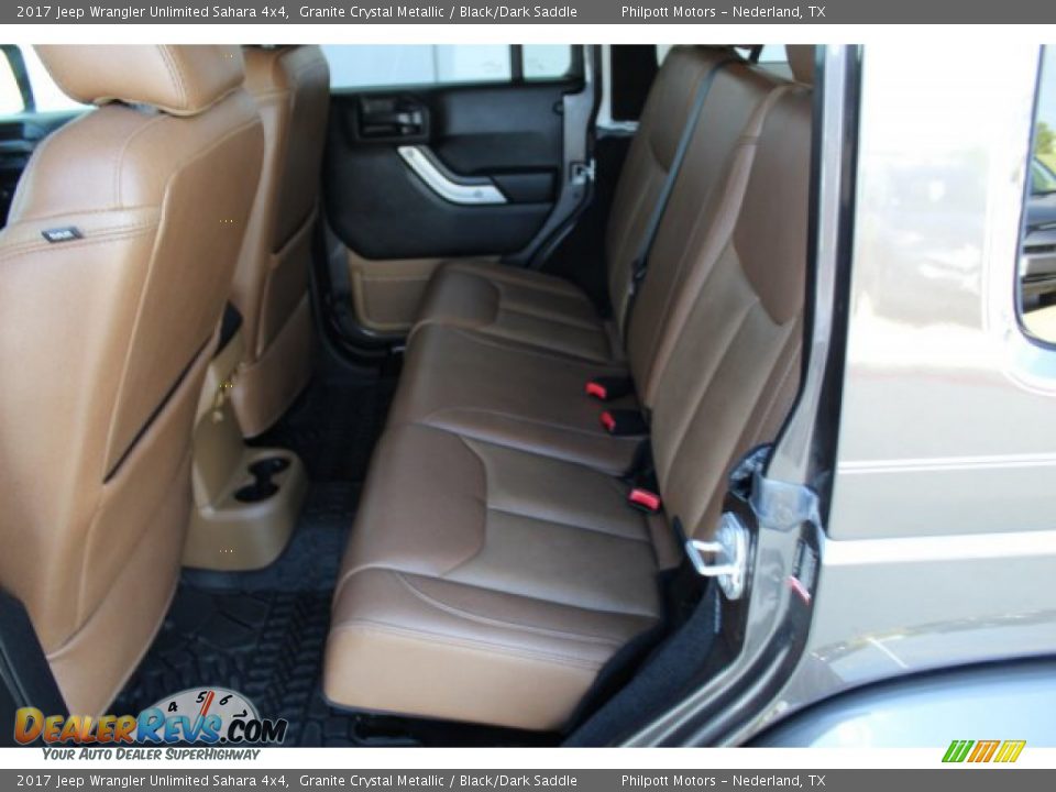 2017 Jeep Wrangler Unlimited Sahara 4x4 Granite Crystal Metallic / Black/Dark Saddle Photo #21