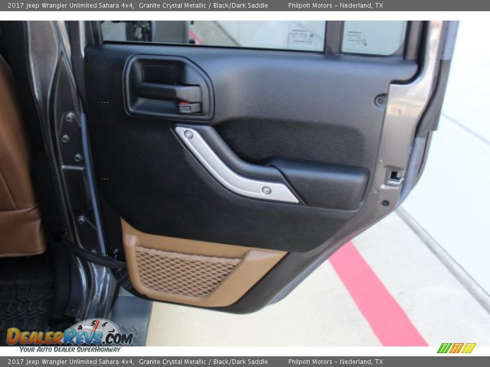 2017 Jeep Wrangler Unlimited Sahara 4x4 Granite Crystal Metallic / Black/Dark Saddle Photo #25