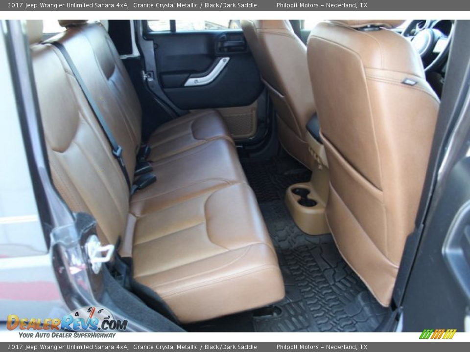 2017 Jeep Wrangler Unlimited Sahara 4x4 Granite Crystal Metallic / Black/Dark Saddle Photo #26