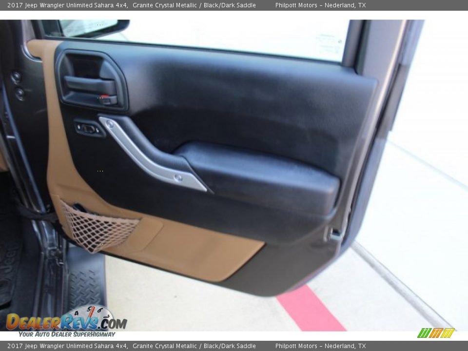 2017 Jeep Wrangler Unlimited Sahara 4x4 Granite Crystal Metallic / Black/Dark Saddle Photo #27
