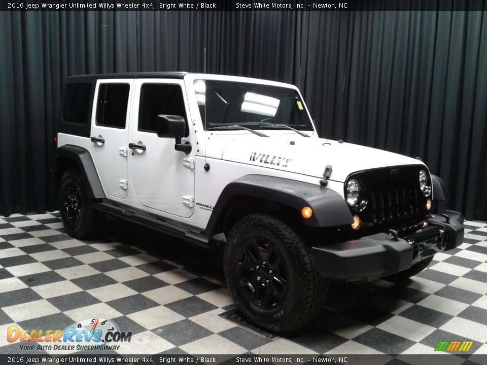 2016 Jeep Wrangler Unlimited Willys Wheeler 4x4 Bright White / Black Photo #4