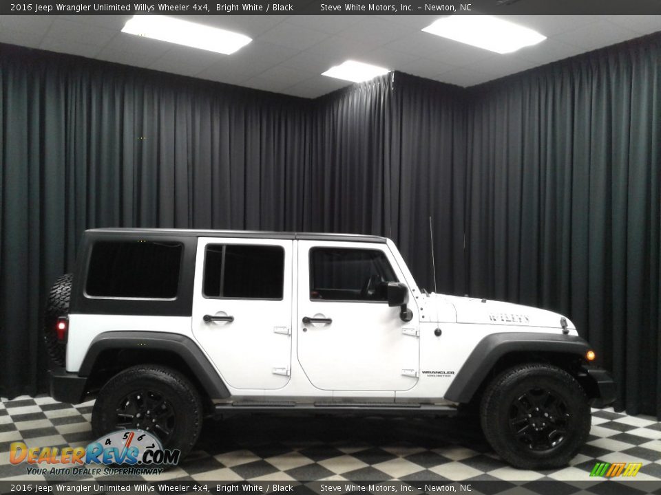 2016 Jeep Wrangler Unlimited Willys Wheeler 4x4 Bright White / Black Photo #5