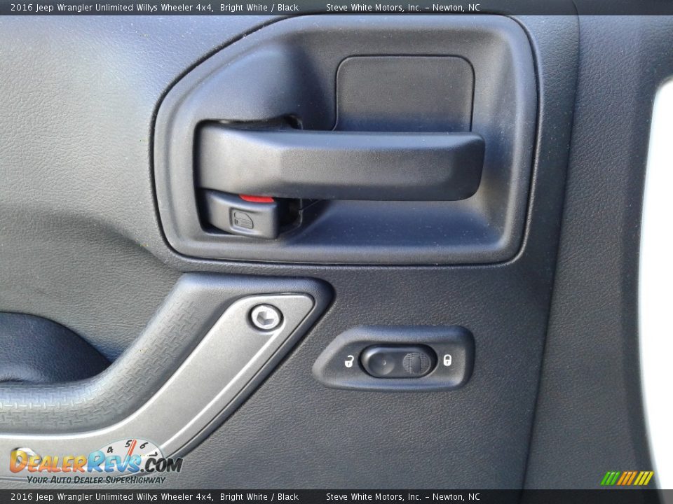 2016 Jeep Wrangler Unlimited Willys Wheeler 4x4 Bright White / Black Photo #9