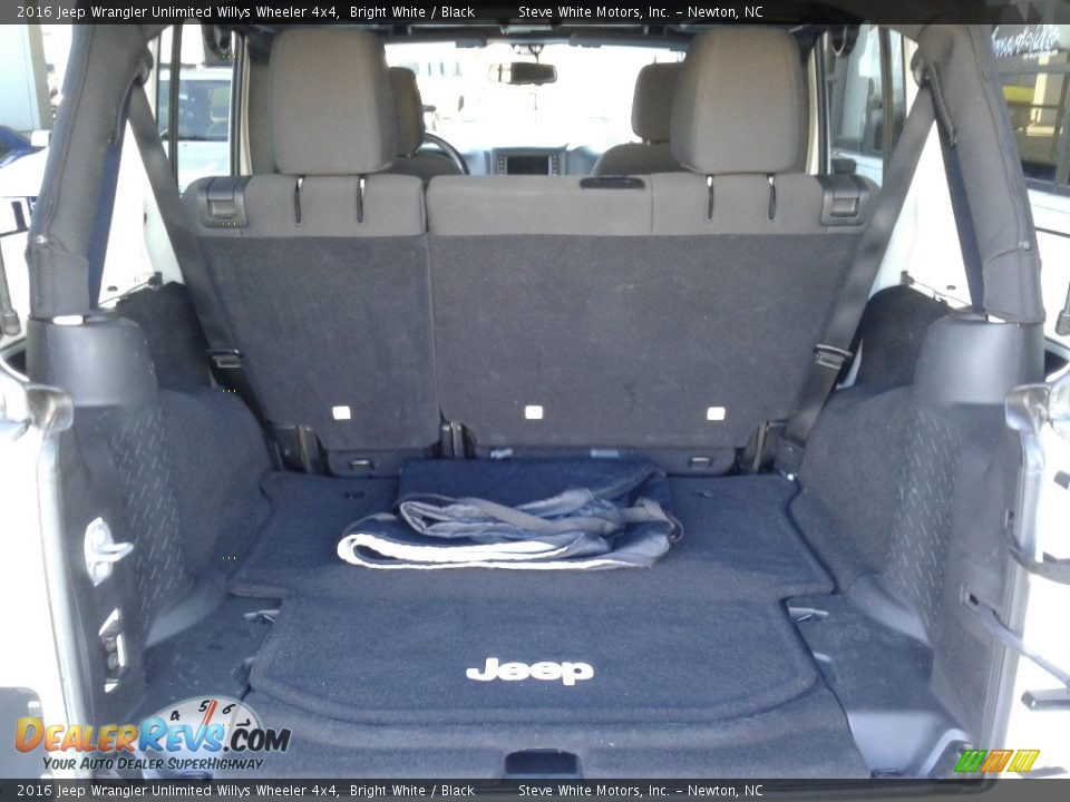 2016 Jeep Wrangler Unlimited Willys Wheeler 4x4 Bright White / Black Photo #12