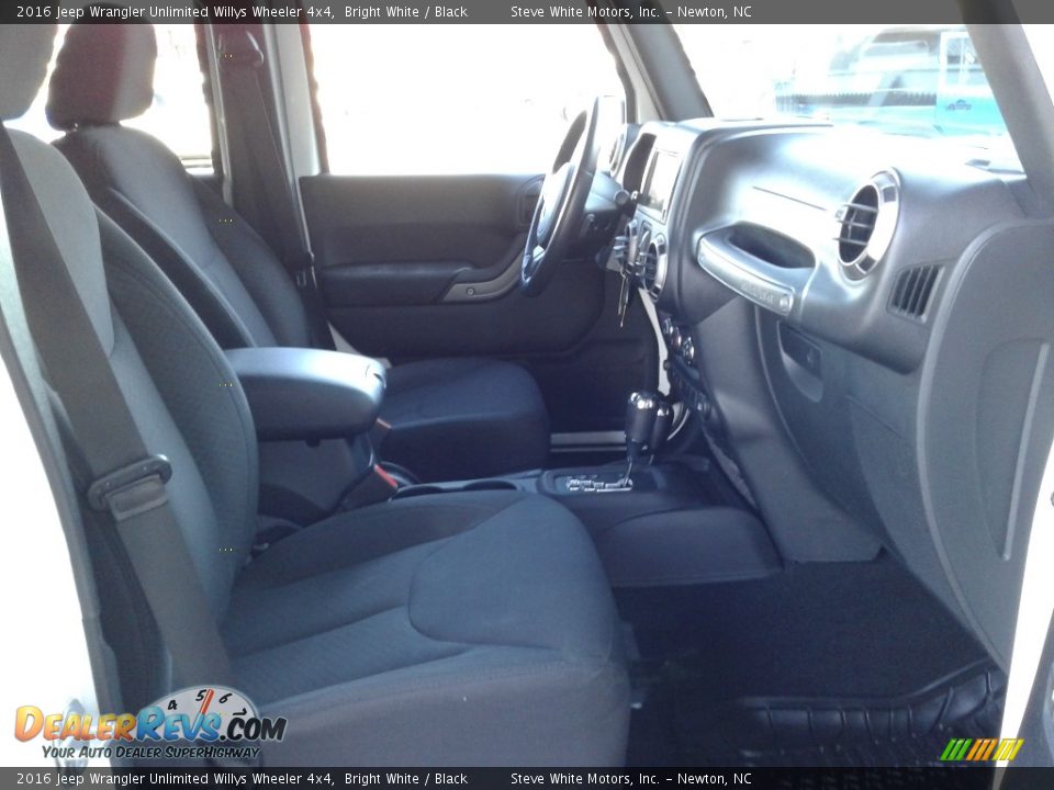 2016 Jeep Wrangler Unlimited Willys Wheeler 4x4 Bright White / Black Photo #14