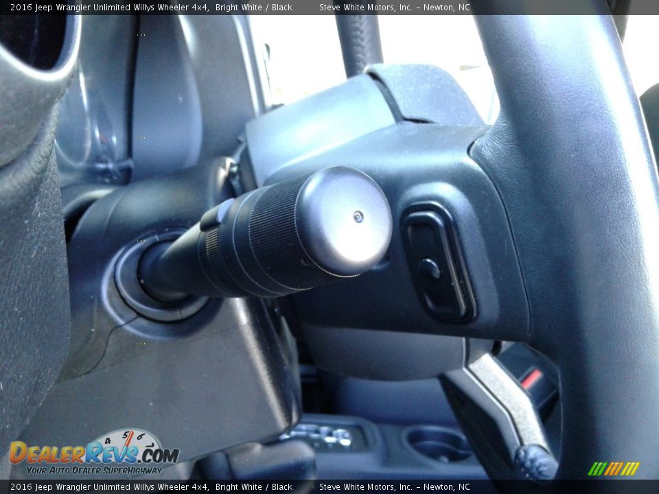2016 Jeep Wrangler Unlimited Willys Wheeler 4x4 Bright White / Black Photo #15
