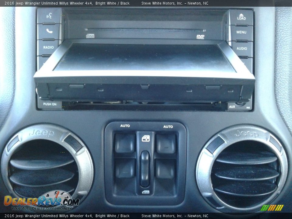2016 Jeep Wrangler Unlimited Willys Wheeler 4x4 Bright White / Black Photo #21