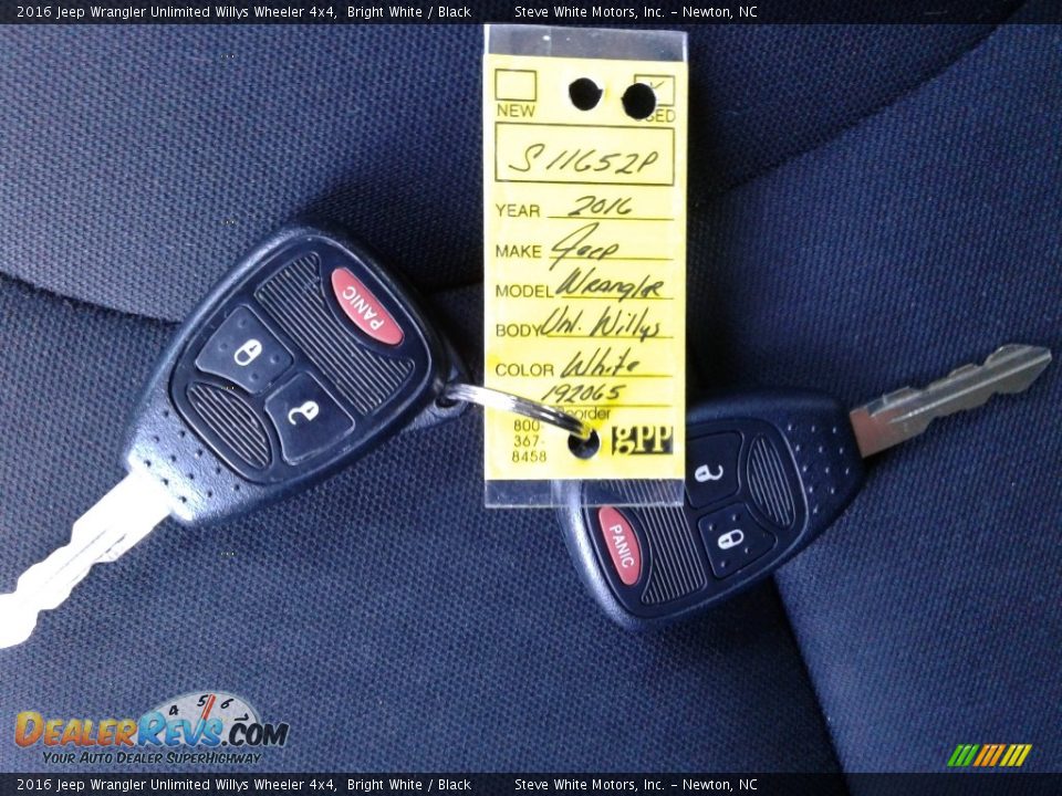 2016 Jeep Wrangler Unlimited Willys Wheeler 4x4 Bright White / Black Photo #26