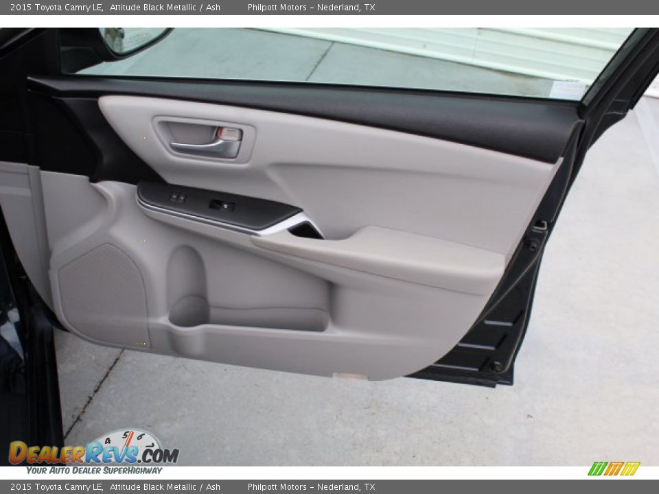 2015 Toyota Camry LE Attitude Black Metallic / Ash Photo #27