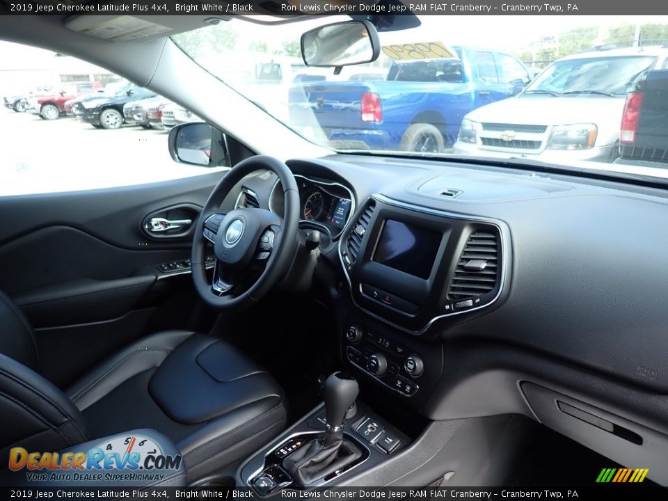 2019 Jeep Cherokee Latitude Plus 4x4 Bright White / Black Photo #10