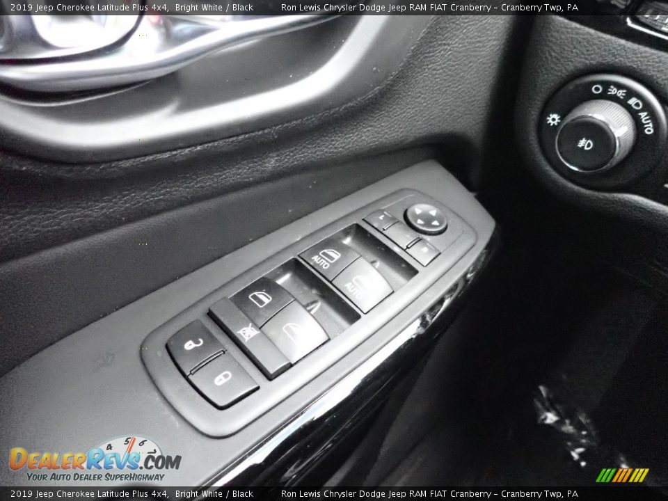 2019 Jeep Cherokee Latitude Plus 4x4 Bright White / Black Photo #19