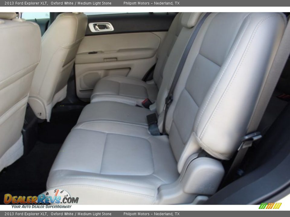 2013 Ford Explorer XLT Oxford White / Medium Light Stone Photo #24