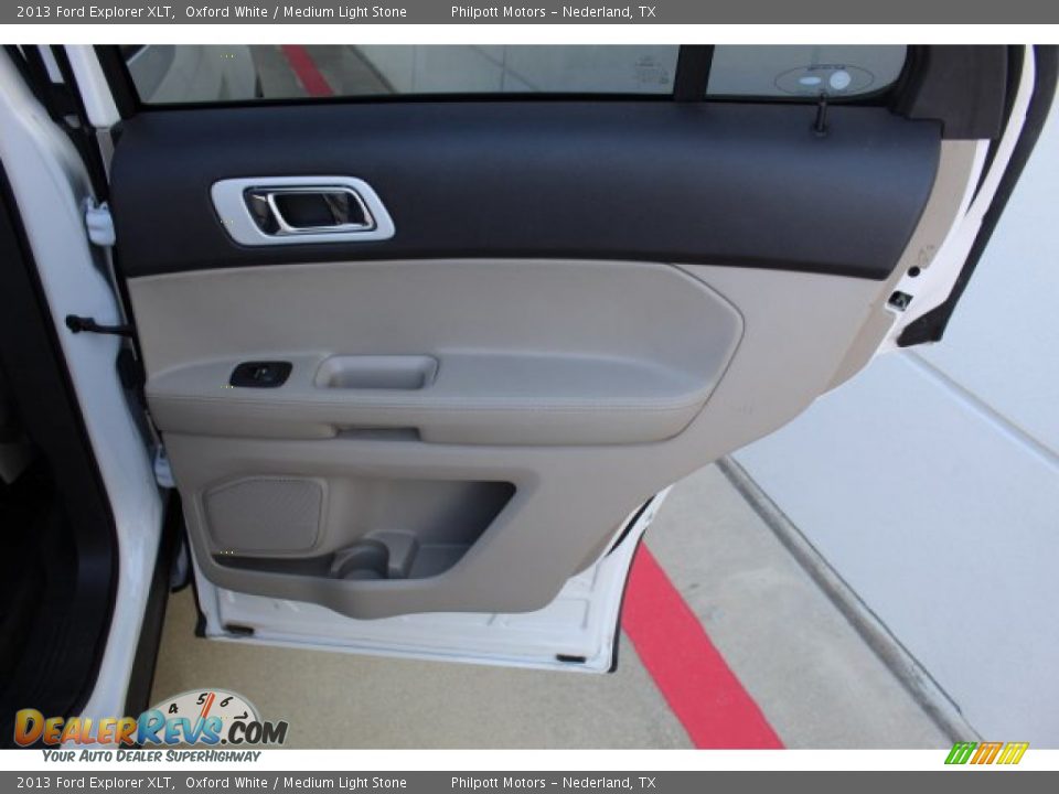 2013 Ford Explorer XLT Oxford White / Medium Light Stone Photo #30