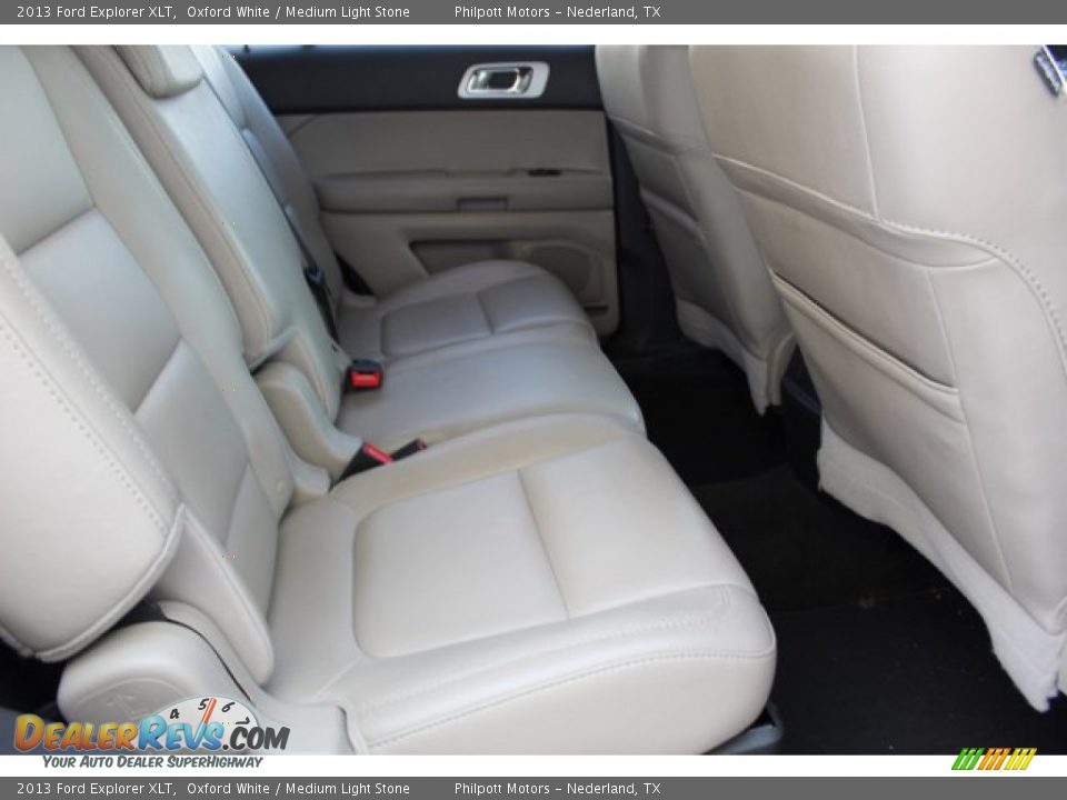 2013 Ford Explorer XLT Oxford White / Medium Light Stone Photo #31