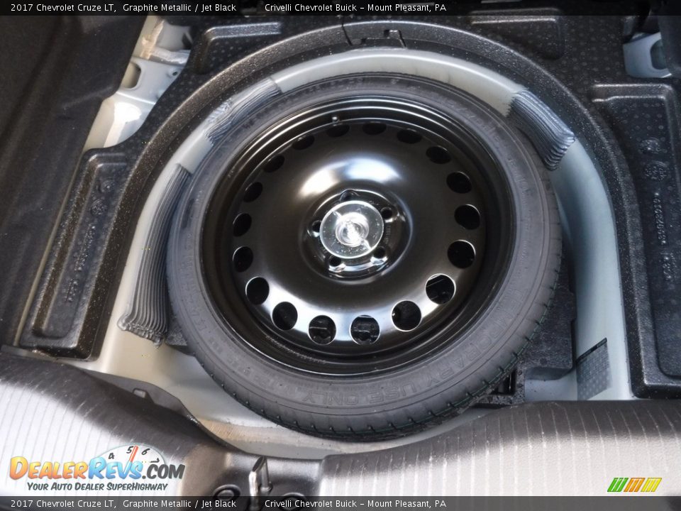 2017 Chevrolet Cruze LT Graphite Metallic / Jet Black Photo #28