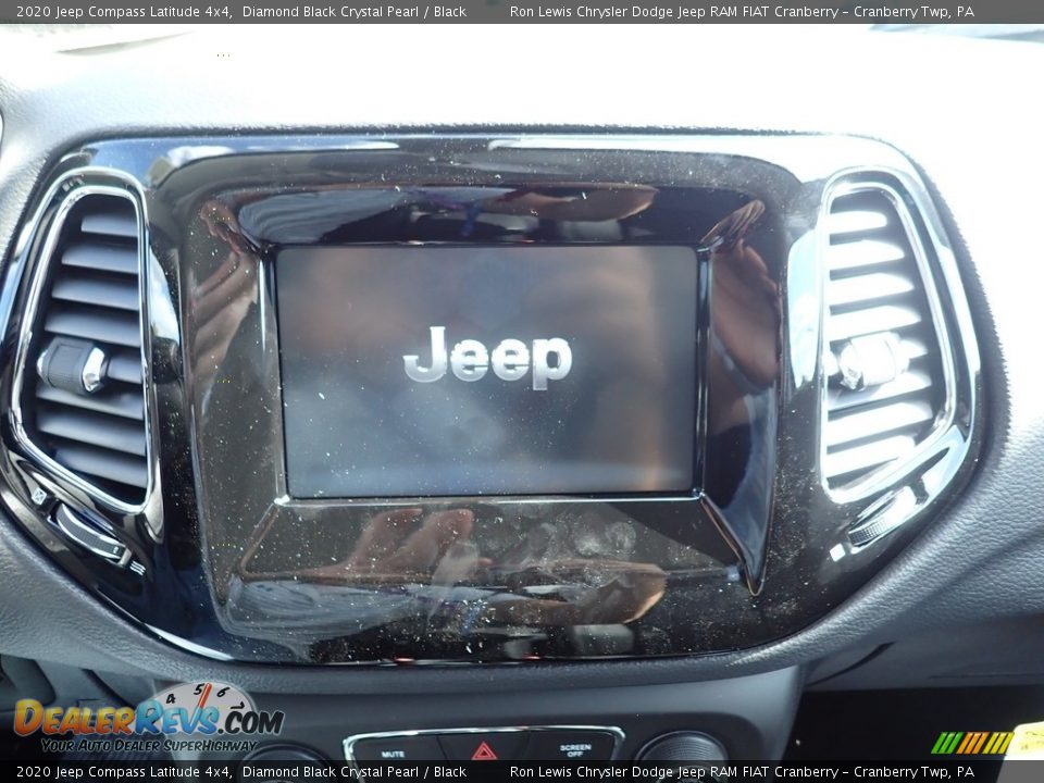2020 Jeep Compass Latitude 4x4 Diamond Black Crystal Pearl / Black Photo #15