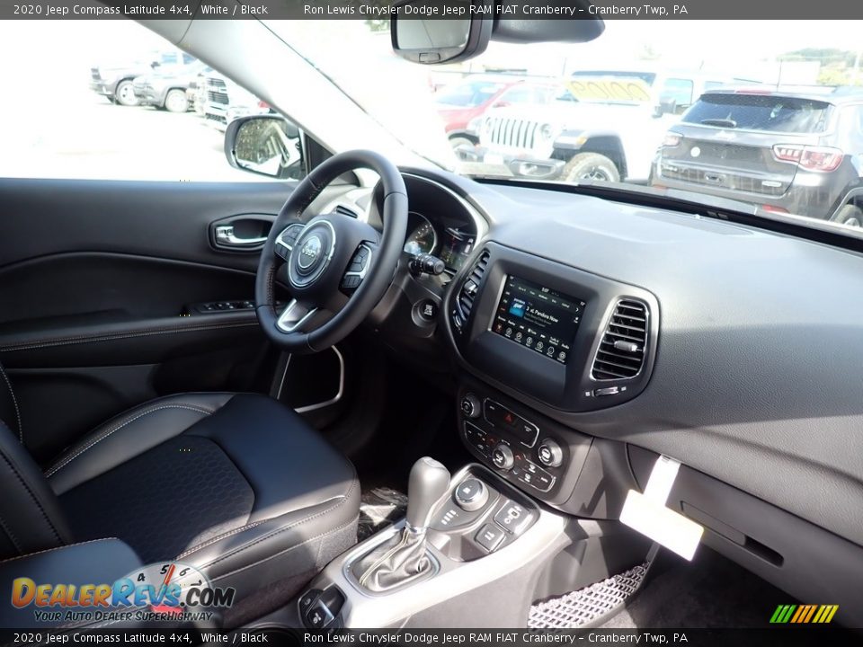 2020 Jeep Compass Latitude 4x4 White / Black Photo #11