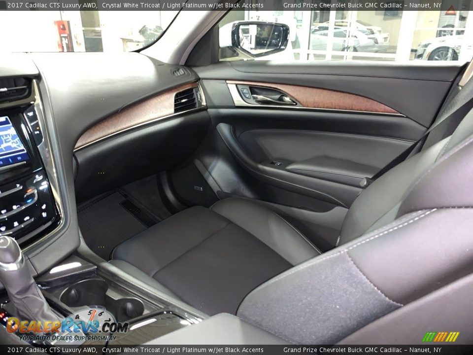 2017 Cadillac CTS Luxury AWD Crystal White Tricoat / Light Platinum w/Jet Black Accents Photo #17