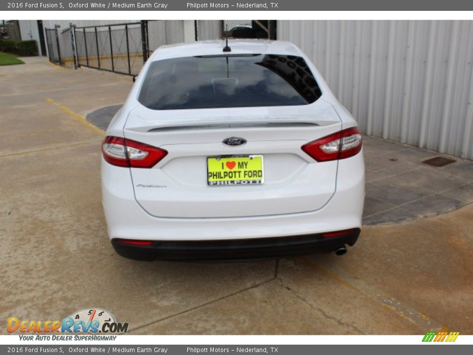 2016 Ford Fusion S Oxford White / Medium Earth Gray Photo #7