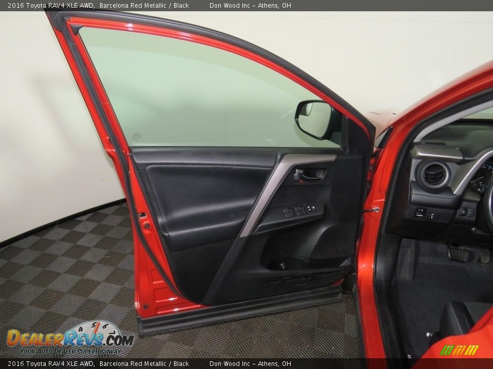 2016 Toyota RAV4 XLE AWD Barcelona Red Metallic / Black Photo #18