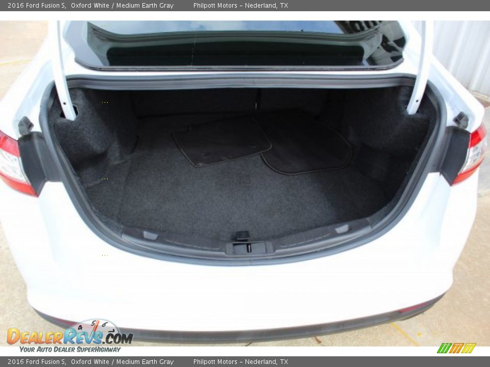 2016 Ford Fusion S Oxford White / Medium Earth Gray Photo #22