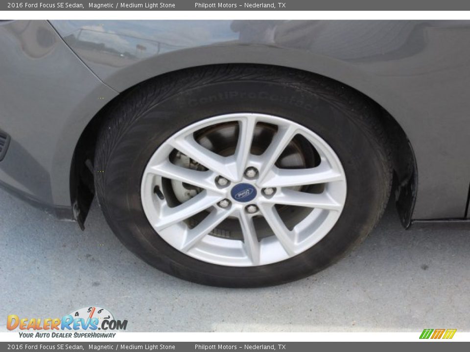 2016 Ford Focus SE Sedan Magnetic / Medium Light Stone Photo #5