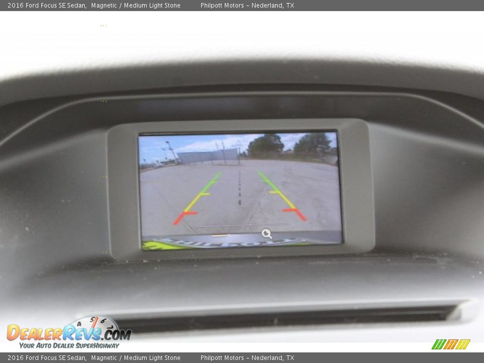 2016 Ford Focus SE Sedan Magnetic / Medium Light Stone Photo #18