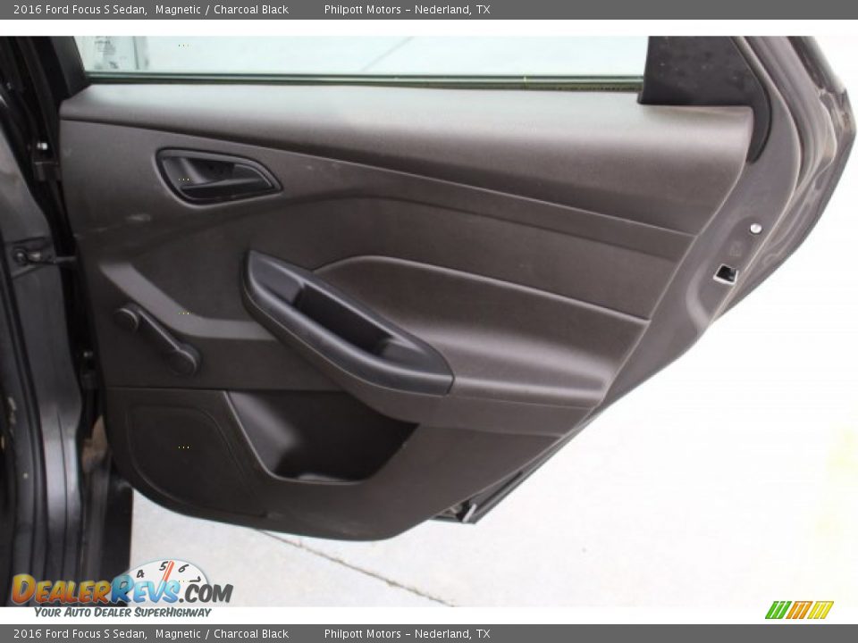 2016 Ford Focus S Sedan Magnetic / Charcoal Black Photo #25