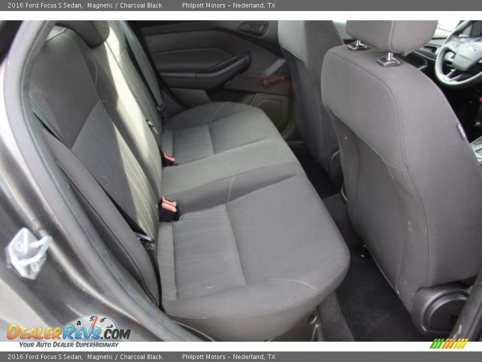2016 Ford Focus S Sedan Magnetic / Charcoal Black Photo #26