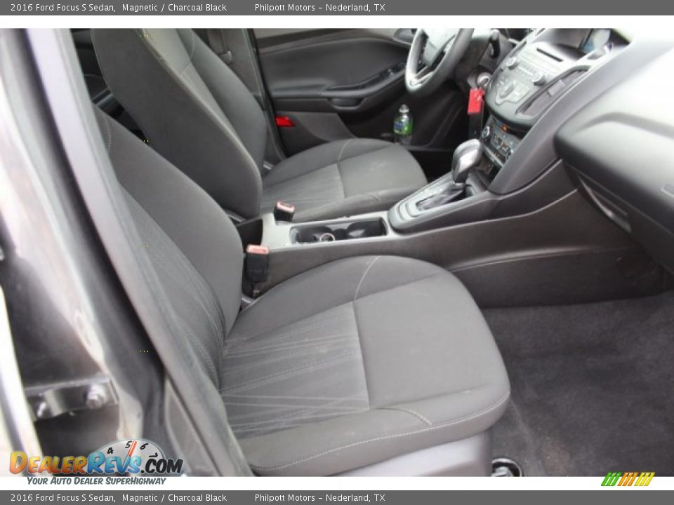 2016 Ford Focus S Sedan Magnetic / Charcoal Black Photo #28