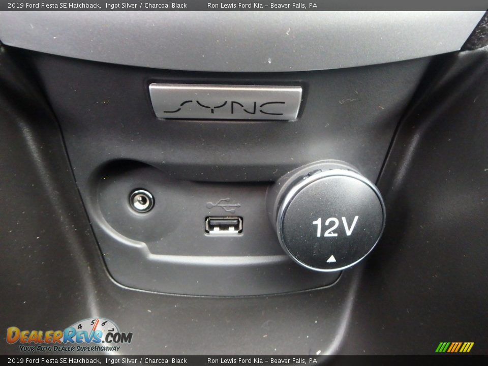2019 Ford Fiesta SE Hatchback Ingot Silver / Charcoal Black Photo #19
