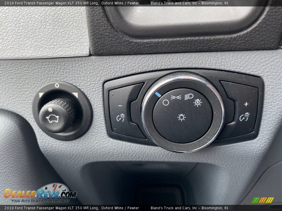 Controls of 2019 Ford Transit Passenger Wagon XLT 350 MR Long Photo #17