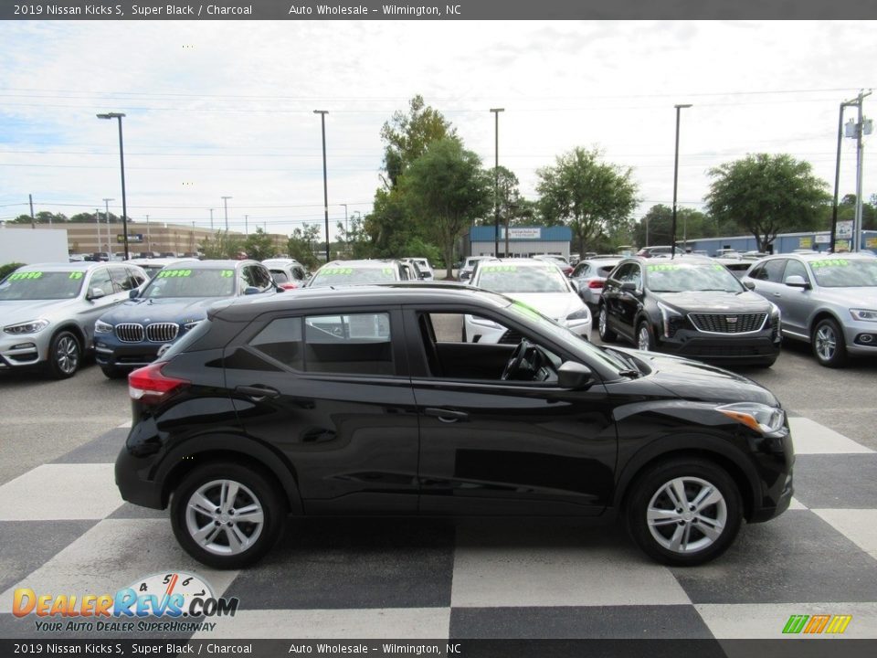 2019 Nissan Kicks S Super Black / Charcoal Photo #3