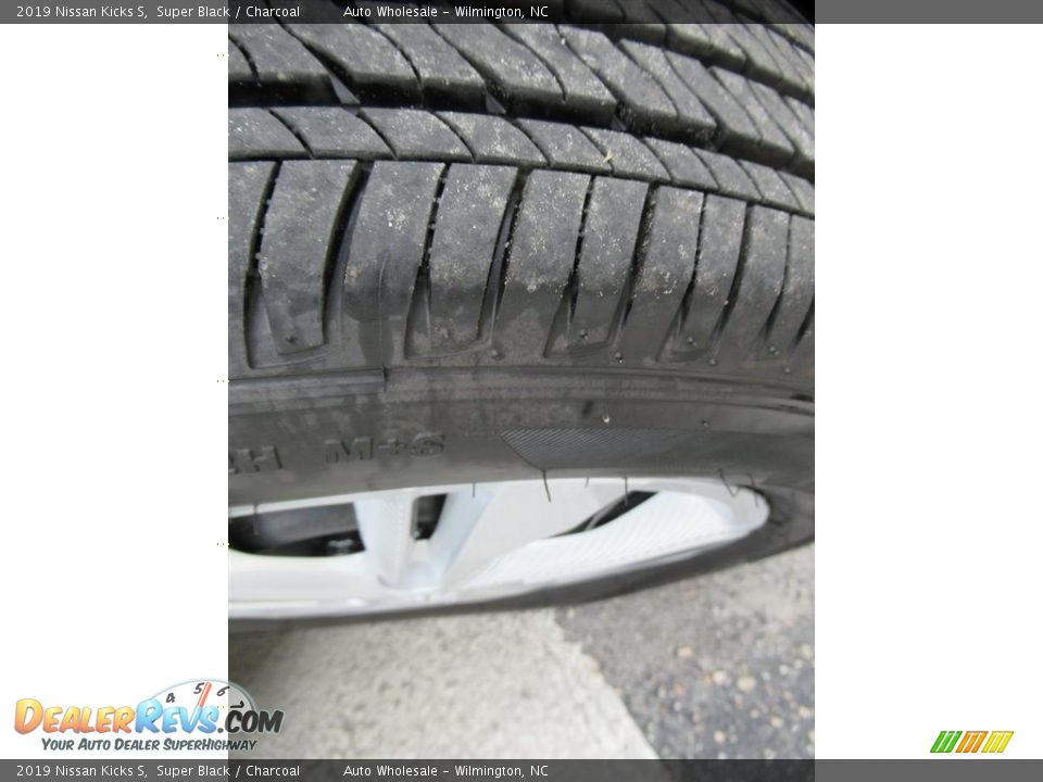 2019 Nissan Kicks S Super Black / Charcoal Photo #8