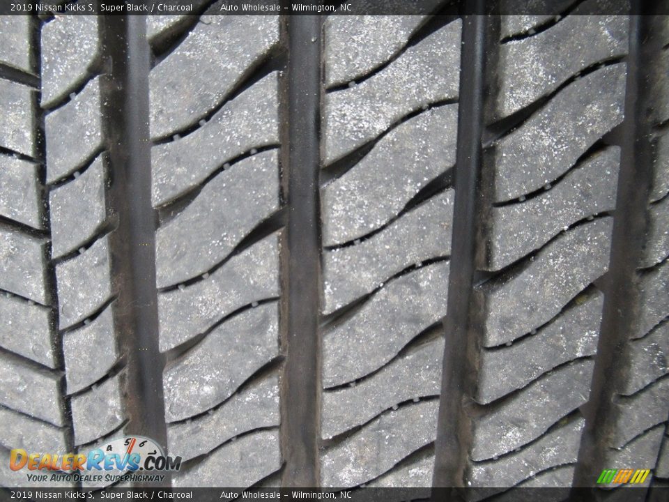 2019 Nissan Kicks S Super Black / Charcoal Photo #9