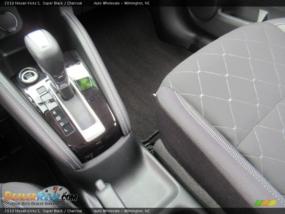 2019 Nissan Kicks S Shifter Photo #19
