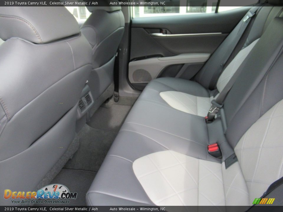 2019 Toyota Camry XLE Celestial Silver Metallic / Ash Photo #10