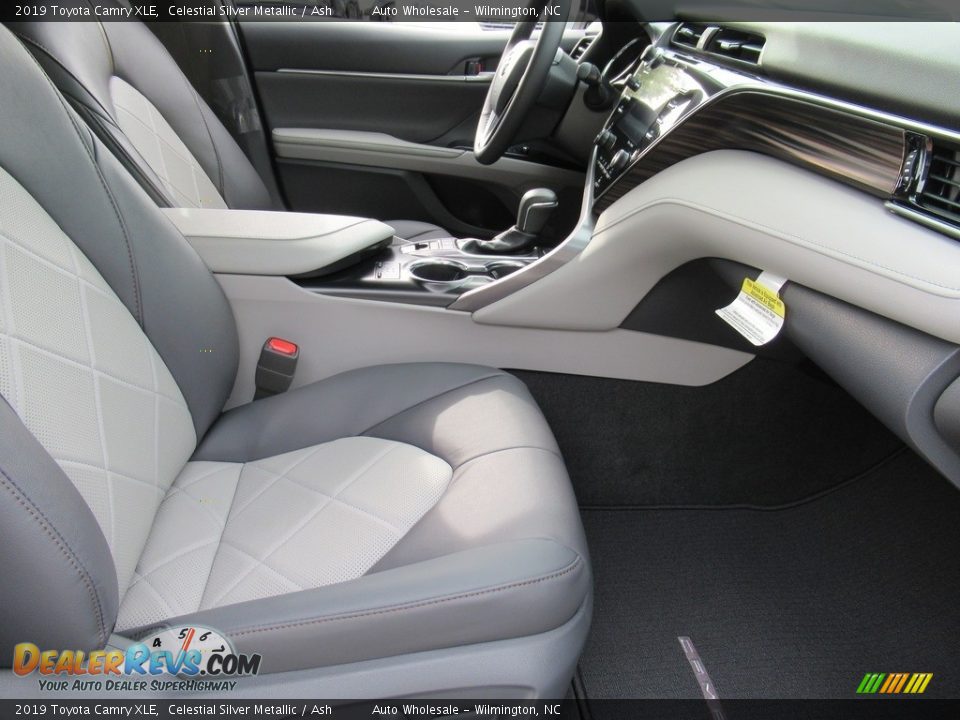 2019 Toyota Camry XLE Celestial Silver Metallic / Ash Photo #11