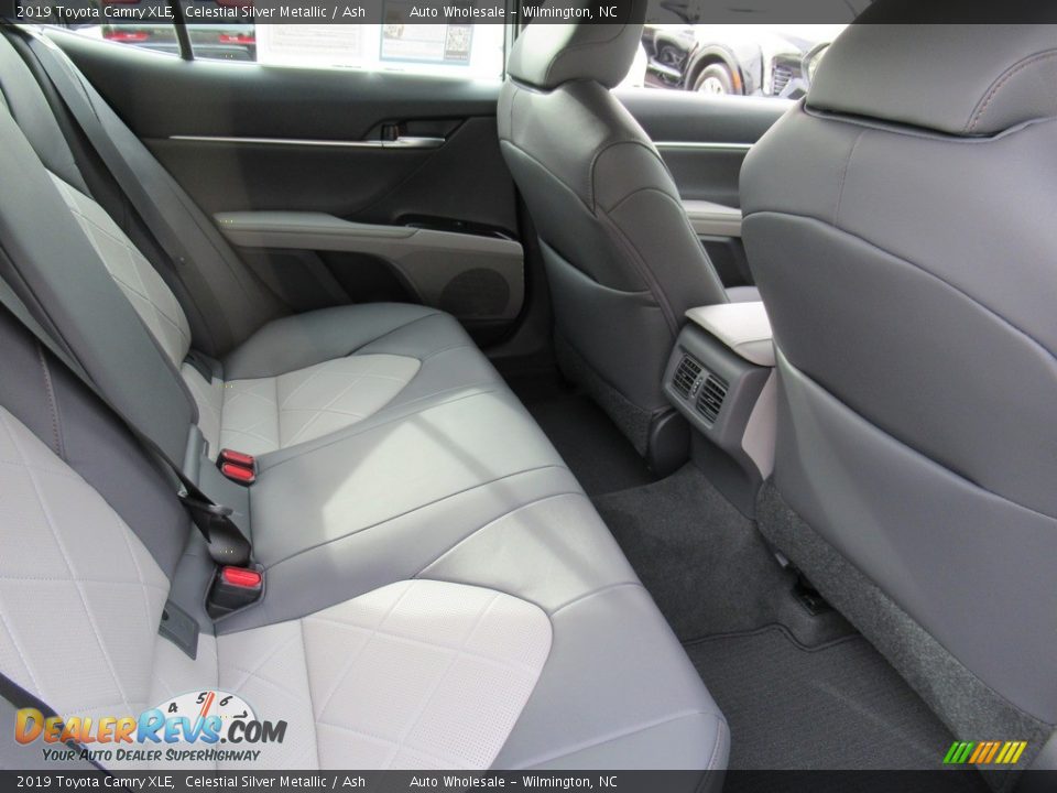 2019 Toyota Camry XLE Celestial Silver Metallic / Ash Photo #12
