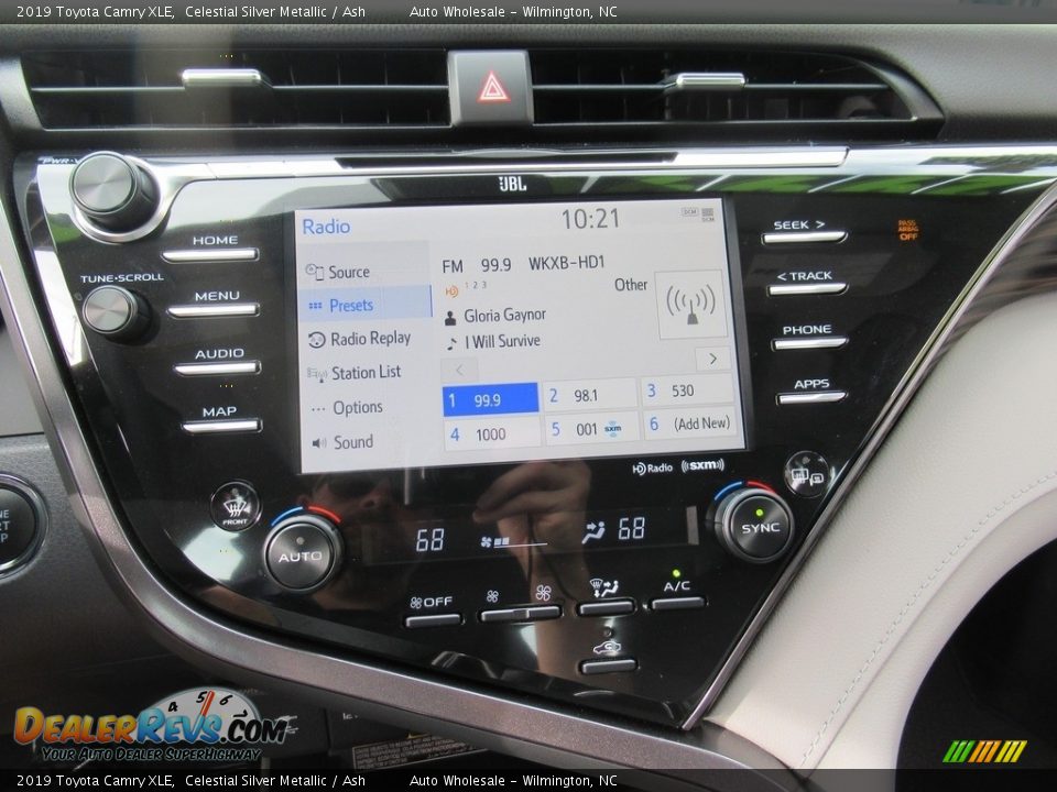 2019 Toyota Camry XLE Celestial Silver Metallic / Ash Photo #17