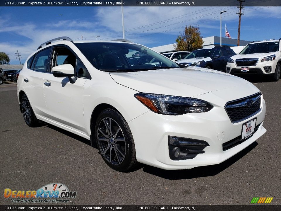 Front 3/4 View of 2019 Subaru Impreza 2.0i Limited 5-Door Photo #1