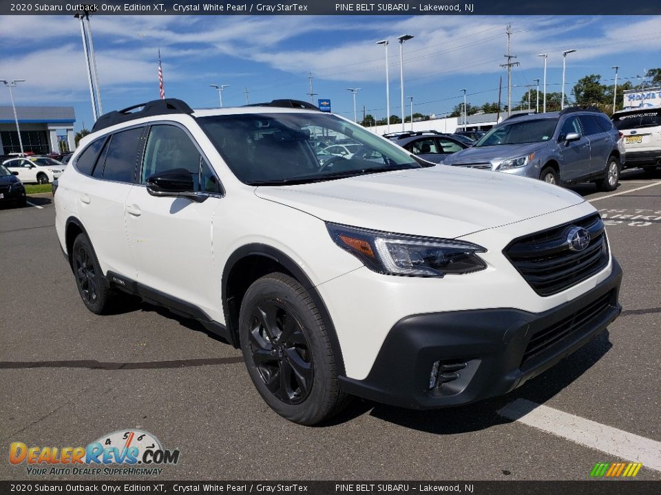 Front 3/4 View of 2020 Subaru Outback Onyx Edition XT Photo #1